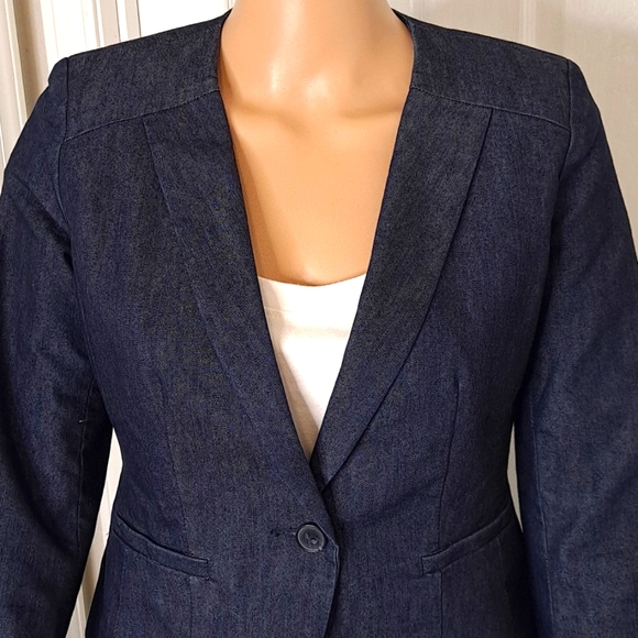 Halogen Fitted One Button Blazer with a Denim Look - Picture 2 of 7